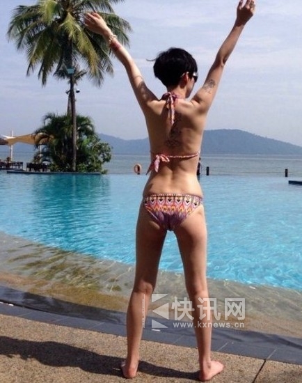 齐秦娇妻私房照曝光 比基尼泳装照性感十足【组图】