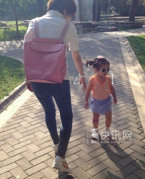 齐秦娇妻私房照曝光 比基尼泳装照性感十足【组图】