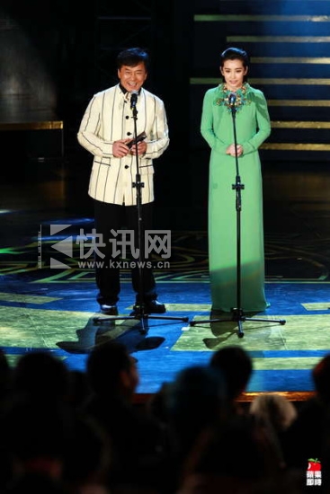 成龙铁定参加金马奖笑称就算没提名也会支持