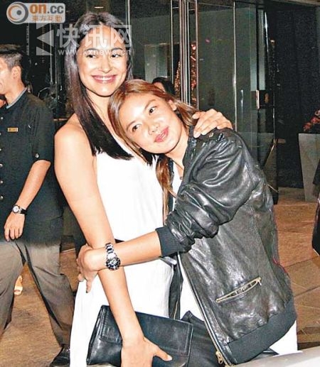 乐基儿与模特夜店狂欢 女友人真空露点