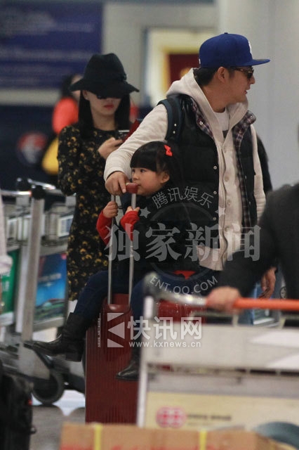 《爸爸》上演现实版 恬恬卖萌 森碟乖巧