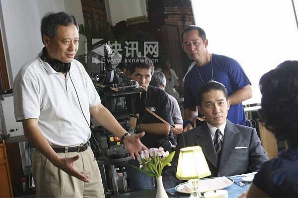 李安拍《色·戒》大哭 梁朝伟安慰:不过露皮肉