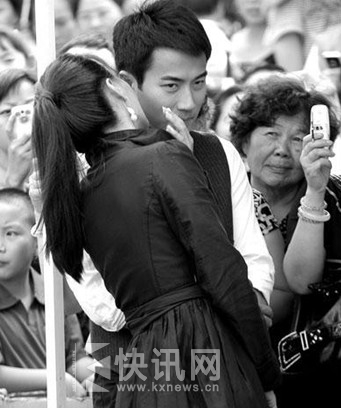 曝马雅舒婚内出轨 刘恺威经纪人阮虔芷发表澄清声明