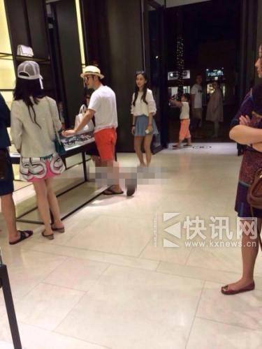 经纪人否认黄晓明结婚 表示网友想象力太丰富