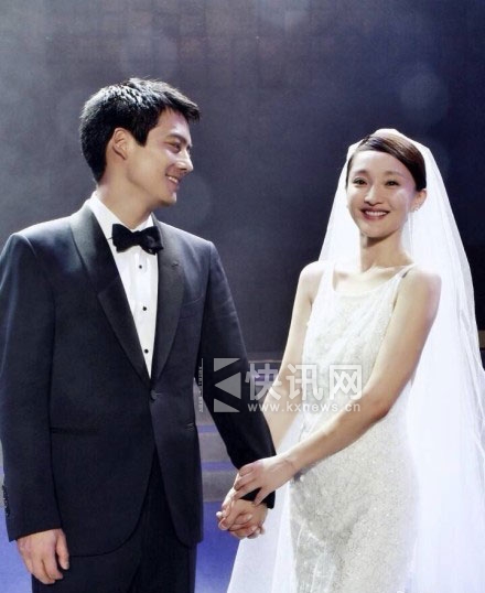 周迅牵高圣远宣布婚讯 40岁大龄胜女戴上婚戒外国举行婚礼
