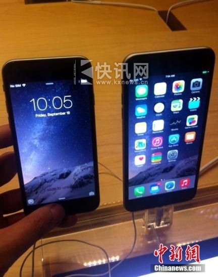 ����ʱ��9��19�գ�iPhone6�ֻ�������ƻ����𱬿��ۣ������ڶ�����ǰ���Ŷӹ���ͼΪŦԼ���복վƻ����չʾ��iPhone6�ֻ�����ΪiPhone6����ΪiPhone6 Plus�������緢 ���� ��