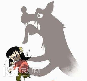 女大学生落泪控诉遭教授性侵(资料图) 女大学生落泪控诉遭教授性侵(资料图)