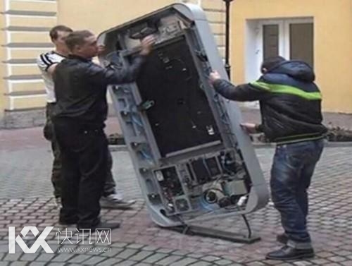 俄因库克宣布出柜拆除乔布斯纪念碑