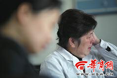 手术台自拍医生:高兴和留恋让我们犯了错