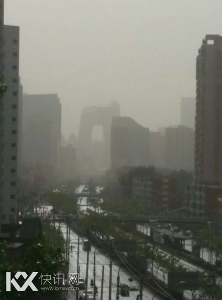 ����7����������ɳ PM10Ũ������