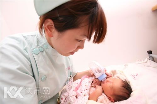 女童被弃玄武湖 新生女婴被遗弃厕所下水道