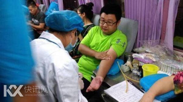 千人献血堵塞交通