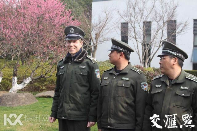 俄罗斯小伙麦克在参加整队 俄罗斯小伙麦克在参加整队