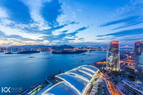 236d63c9-dc45-48d0-81b6-1aa8df64c3ca.jpg \