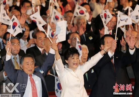 朴 点击进入下一页