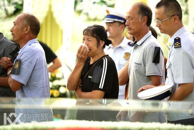 吕挺烈士遗体告别仪式在安吉举行 吕挺烈士遗体告别仪式在安吉举行